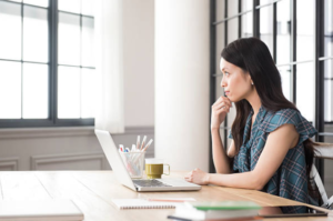 法人向け電気メーカーにおける在宅テレワーク導入とその後の感想を現場より送る。