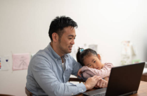 旅行業務をテレワーク化！今後の問題点と現場の感想を語ります。